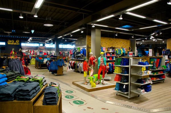 Logistics at AS Adventure