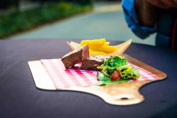 Guests at the Week van de Steak Friet event